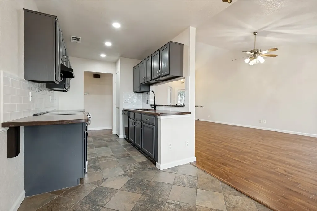 1616 Wickford Drive Arlington TX 76018