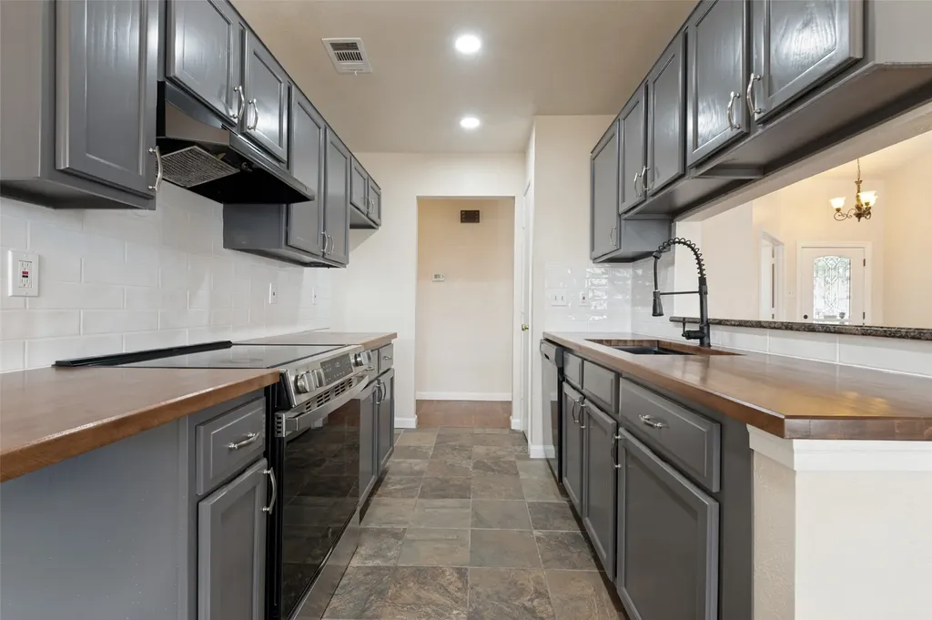 1616 Wickford Drive Arlington TX 76018