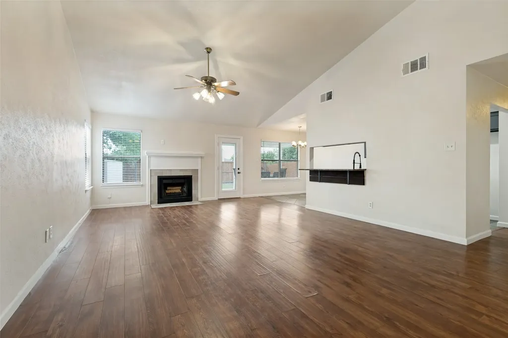 1616 Wickford Drive Arlington TX 76018