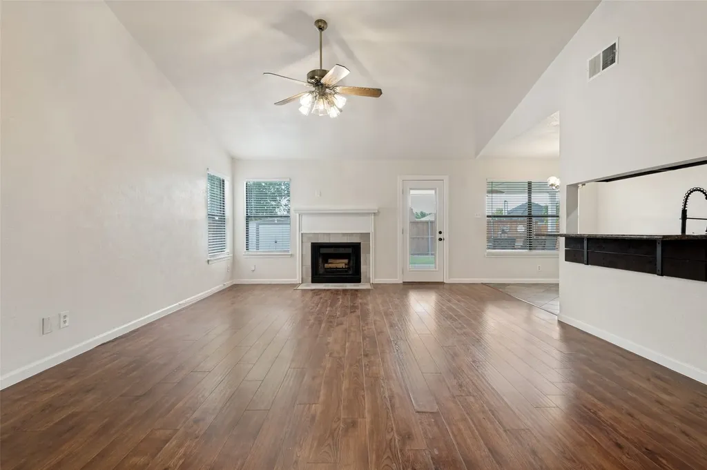 1616 Wickford Drive Arlington TX 76018
