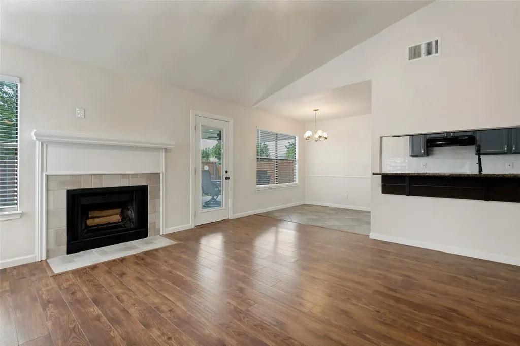 1616 Wickford Drive Arlington TX 76018