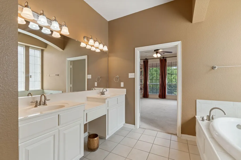 3024 N Camino Lagos Grand Prairie TX 75054