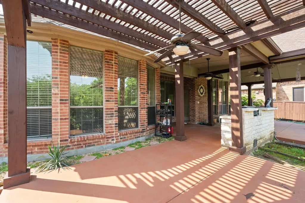3024 N Camino Lagos Grand Prairie TX 75054