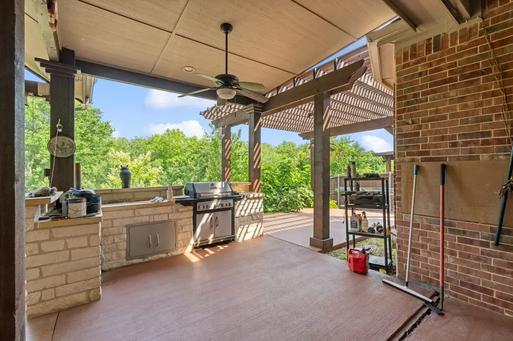 3024 N Camino Lagos Grand Prairie TX 75054