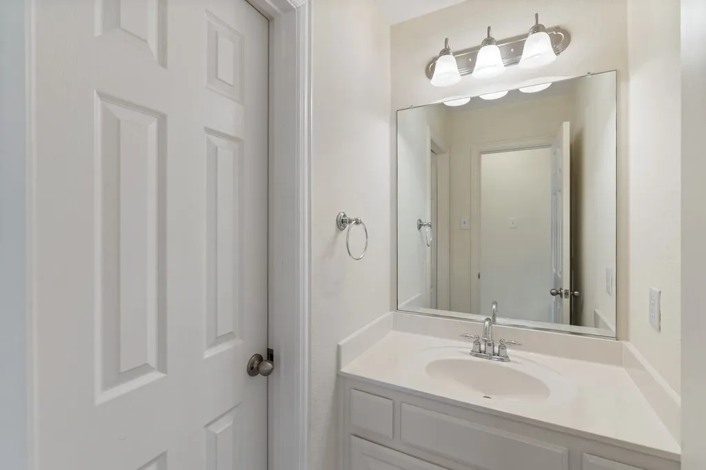 3024 N Camino Lagos Grand Prairie TX 75054