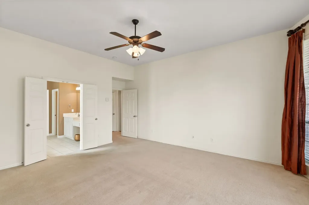 3024 N Camino Lagos Grand Prairie TX 75054