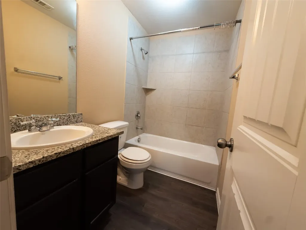 1508 Blue Jay Ennis TX 75119