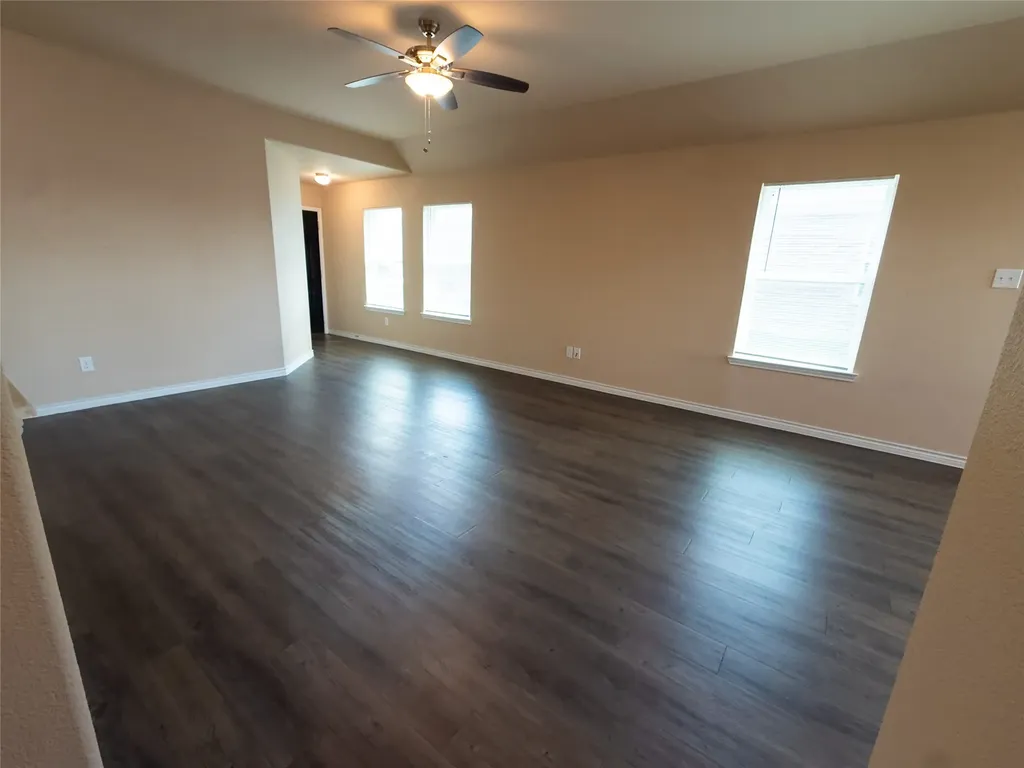 1508 Blue Jay Ennis TX 75119