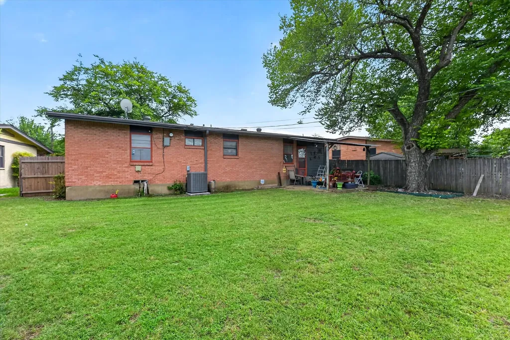 2251 Myrtlewood Drive Dallas TX 75232