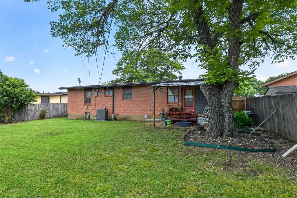 2251 Myrtlewood Drive Dallas TX 75232