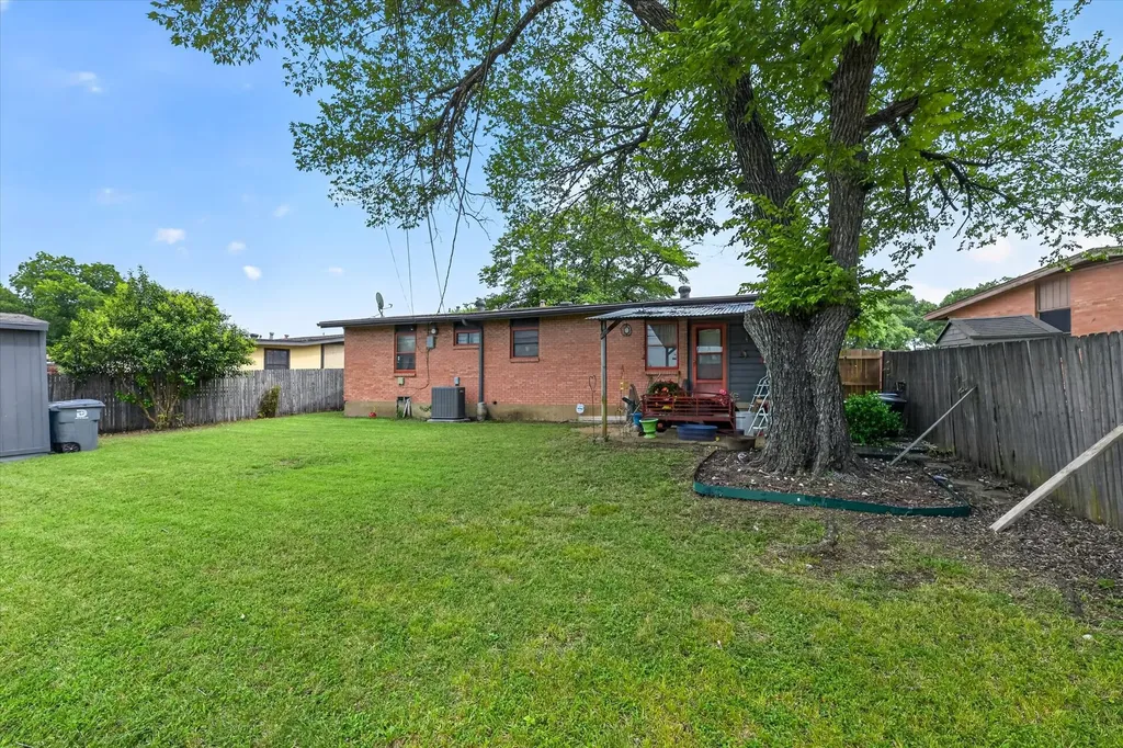 2251 Myrtlewood Drive Dallas TX 75232