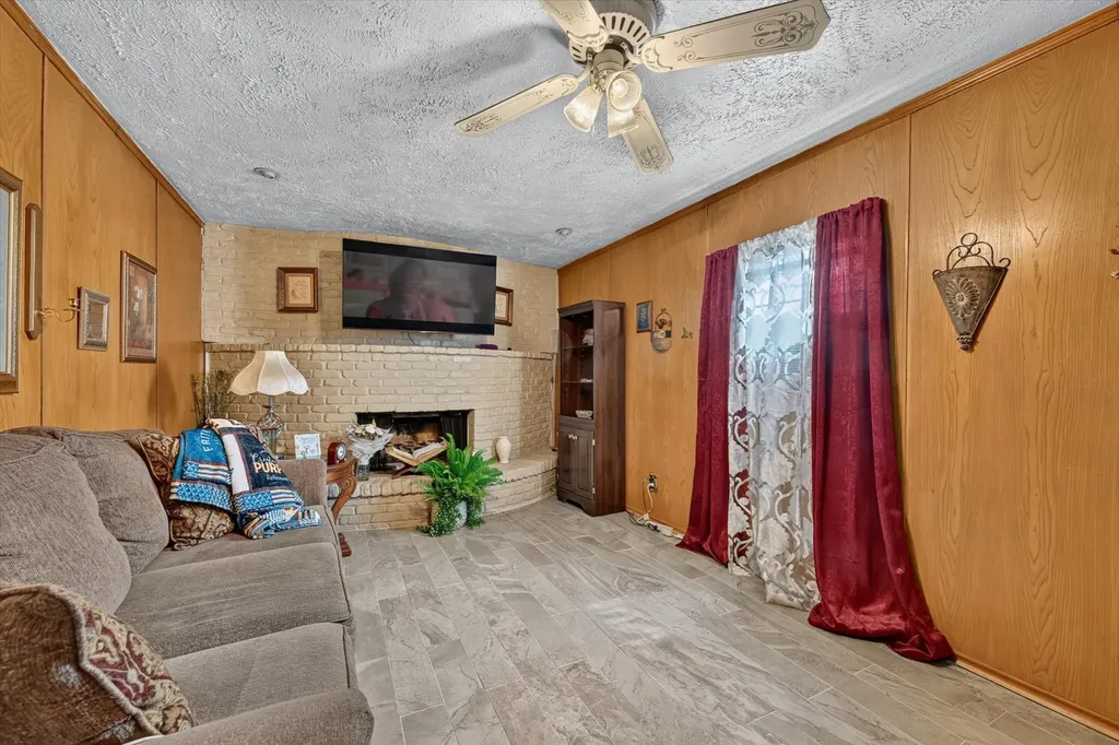 2251 Myrtlewood Drive Dallas TX 75232