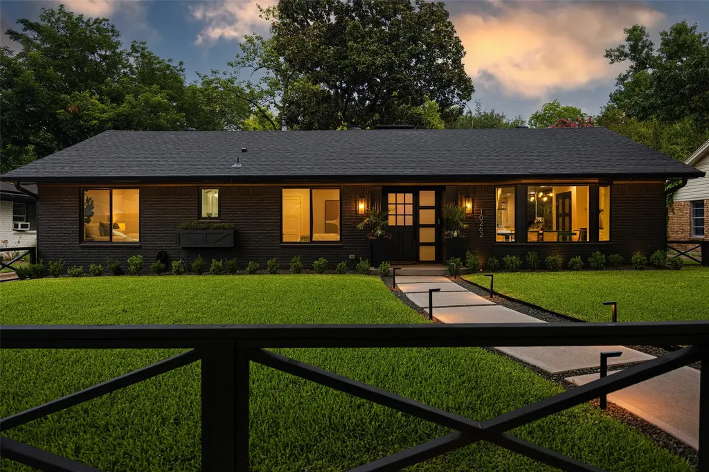 10262 Vinemont Street Dallas TX 75218