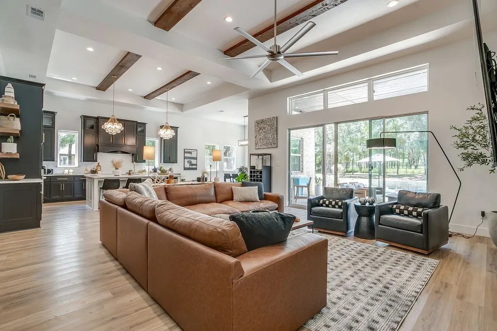 673 S Sugartree Drive Lipan TX 76462