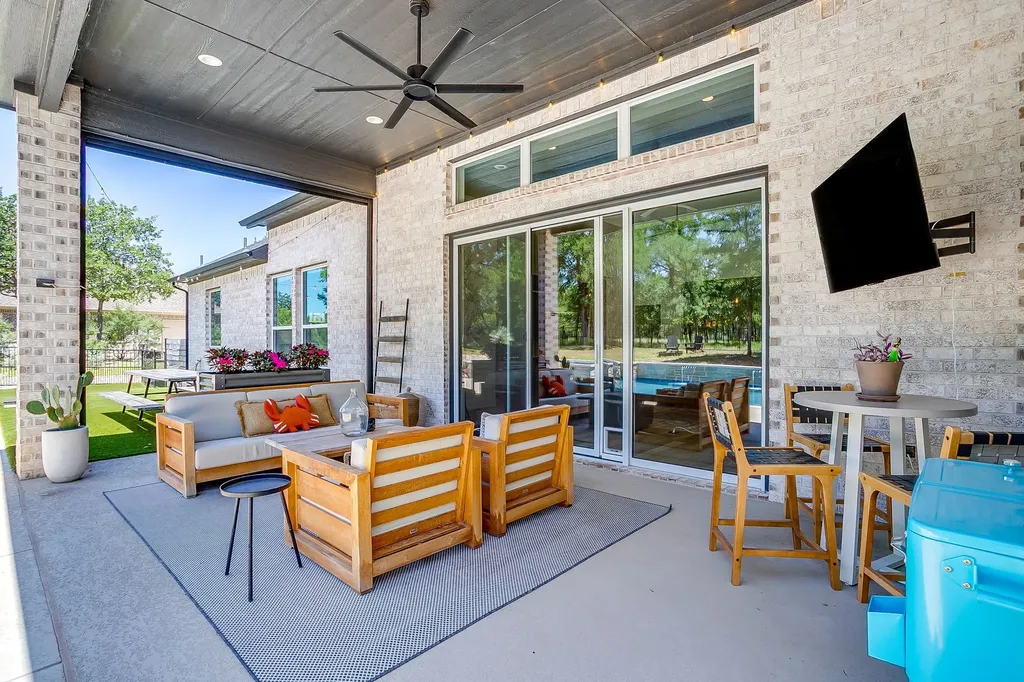 673 S Sugartree Drive Lipan TX 76462