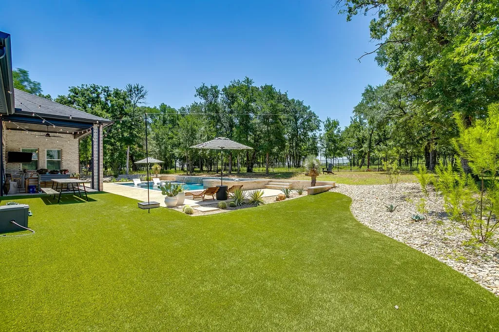 673 S Sugartree Drive Lipan TX 76462