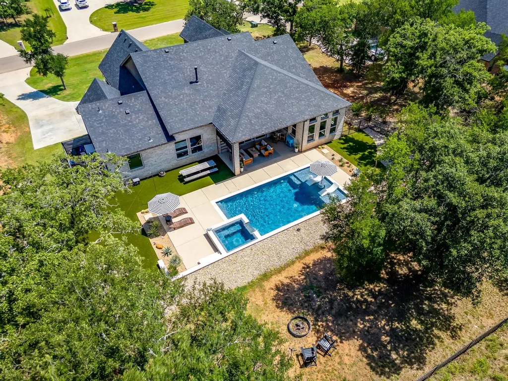 673 S Sugartree Drive Lipan TX 76462