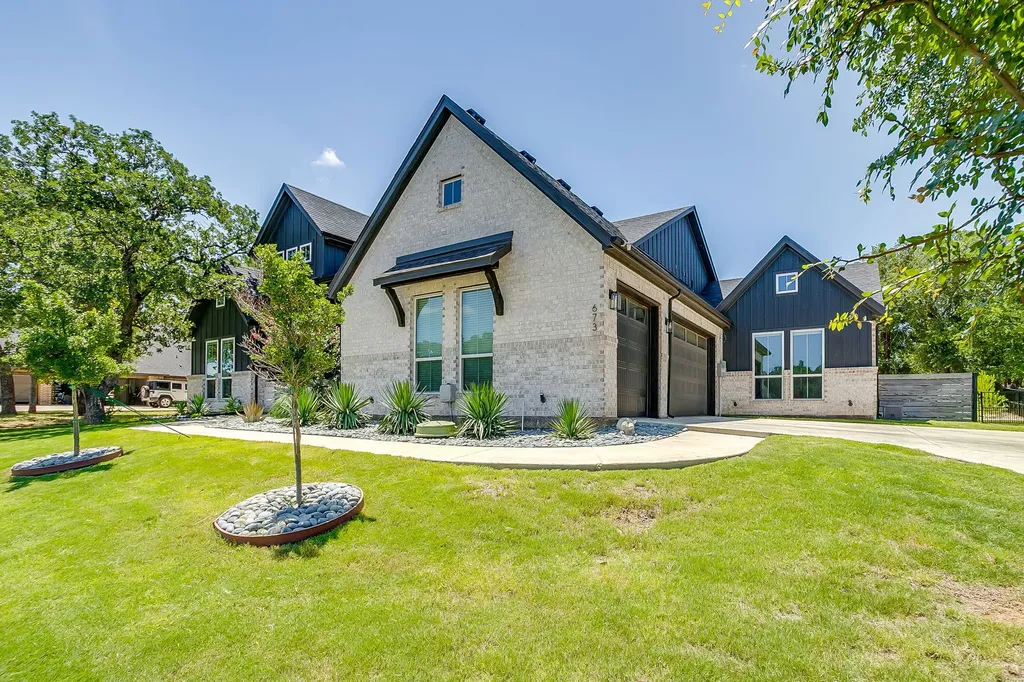 673 S Sugartree Drive Lipan TX 76462