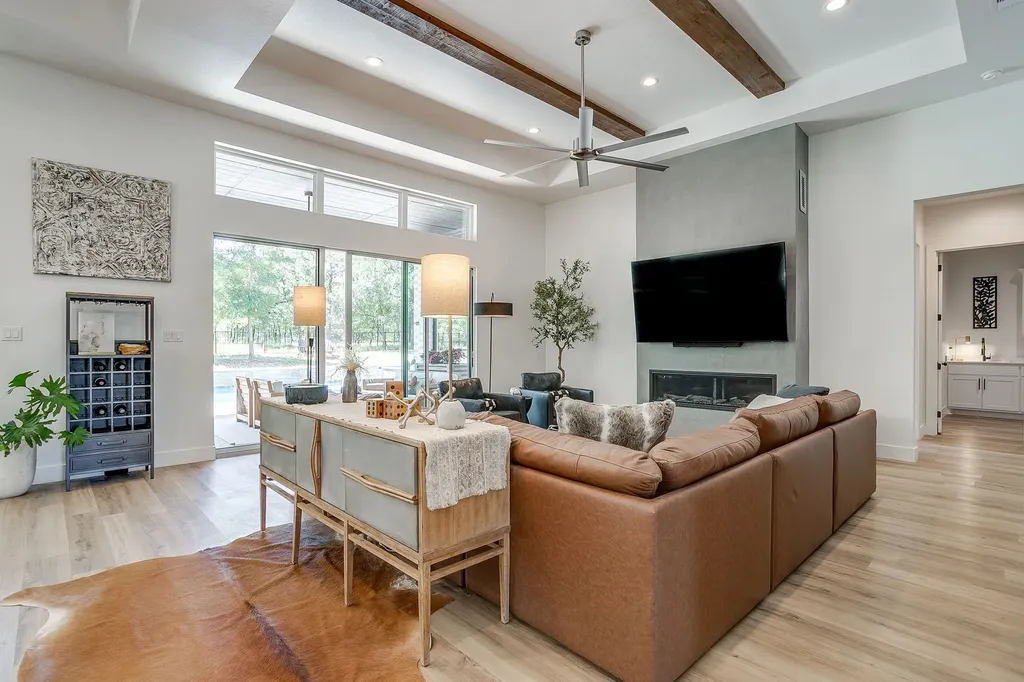 673 S Sugartree Drive Lipan TX 76462