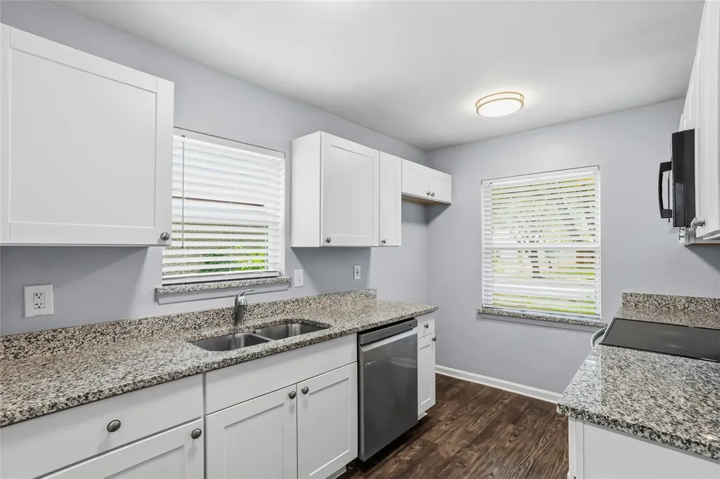 1113 Winterwood Drive Lewisville TX 75067