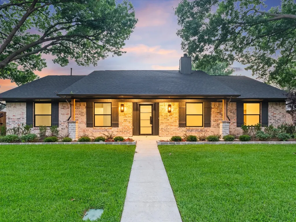 2813 Staffordshire Drive Carrollton TX 75007