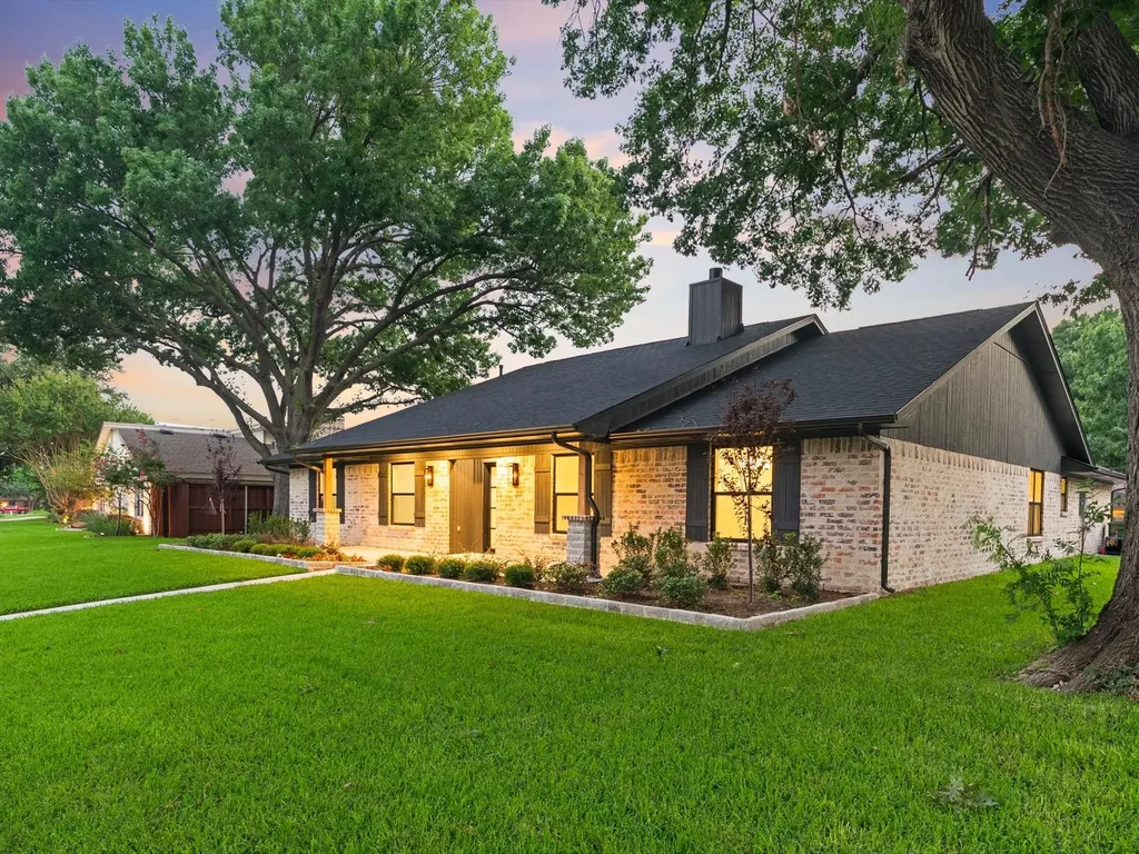 2813 Staffordshire Drive Carrollton TX 75007