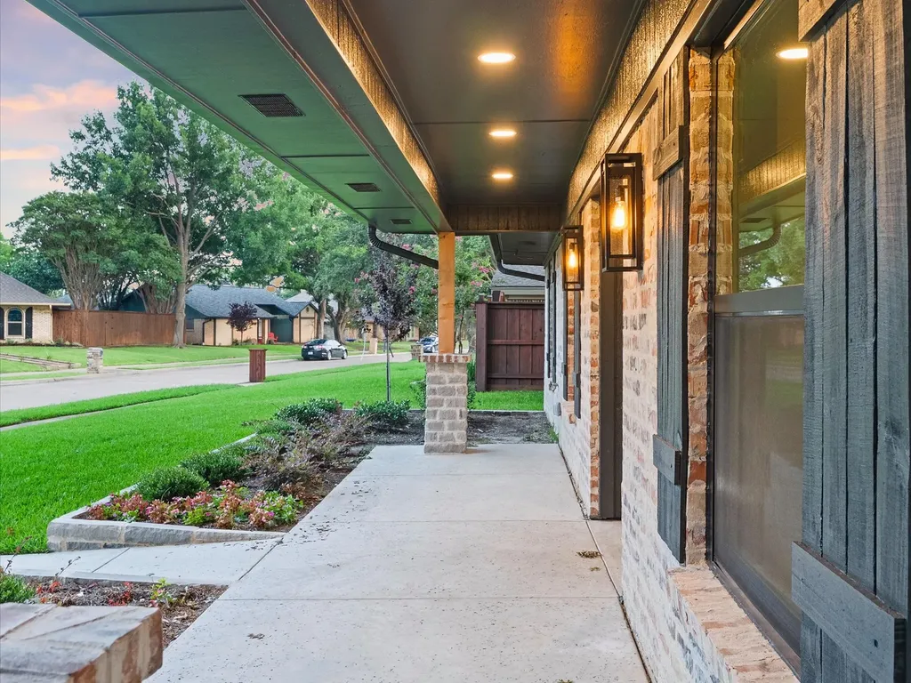 2813 Staffordshire Drive Carrollton TX 75007
