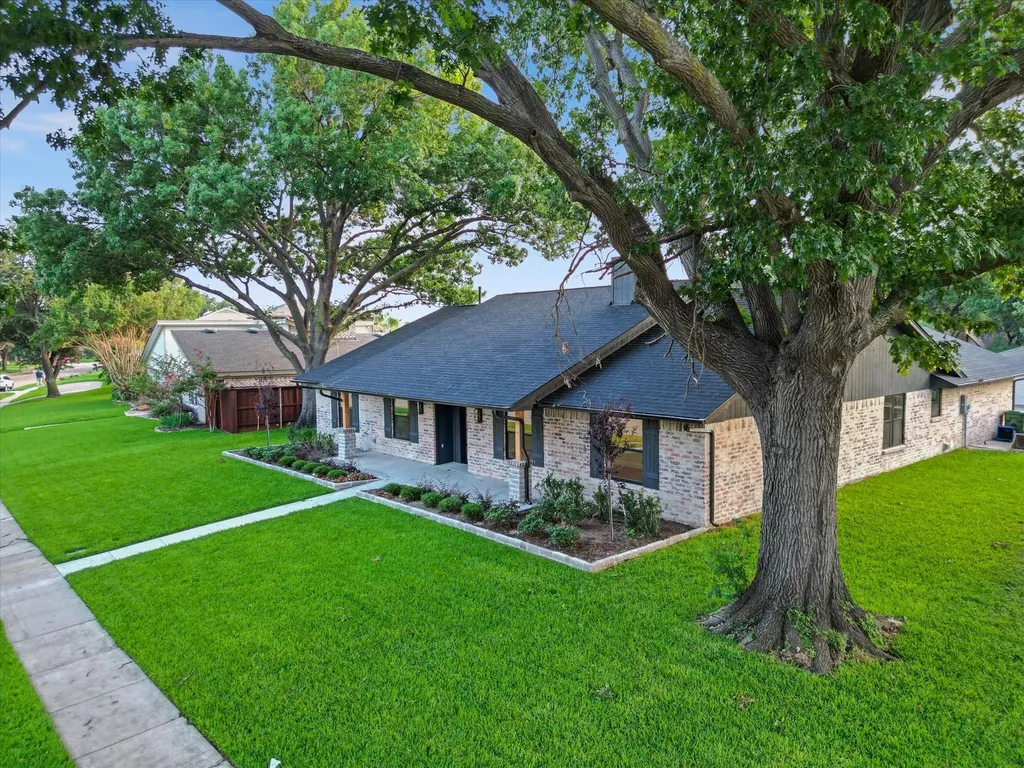 2813 Staffordshire Drive Carrollton TX 75007