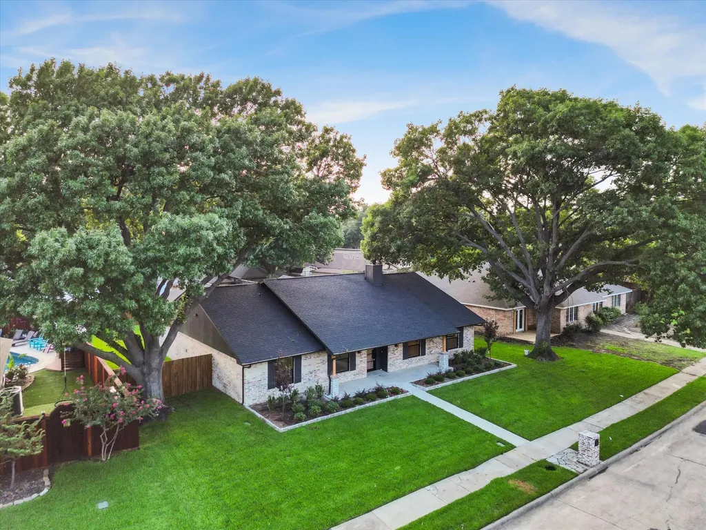 2813 Staffordshire Drive Carrollton TX 75007