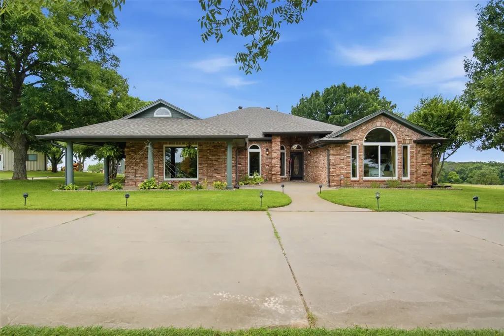 152 Fox Road Weatherford TX 76088