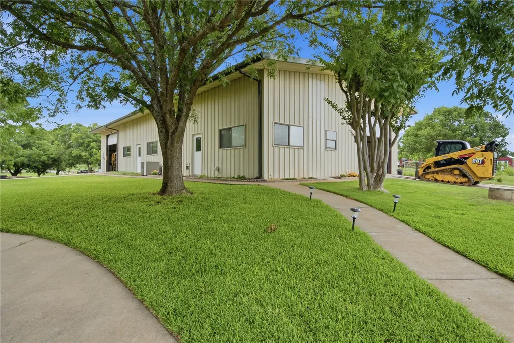 152 Fox Road Weatherford TX 76088