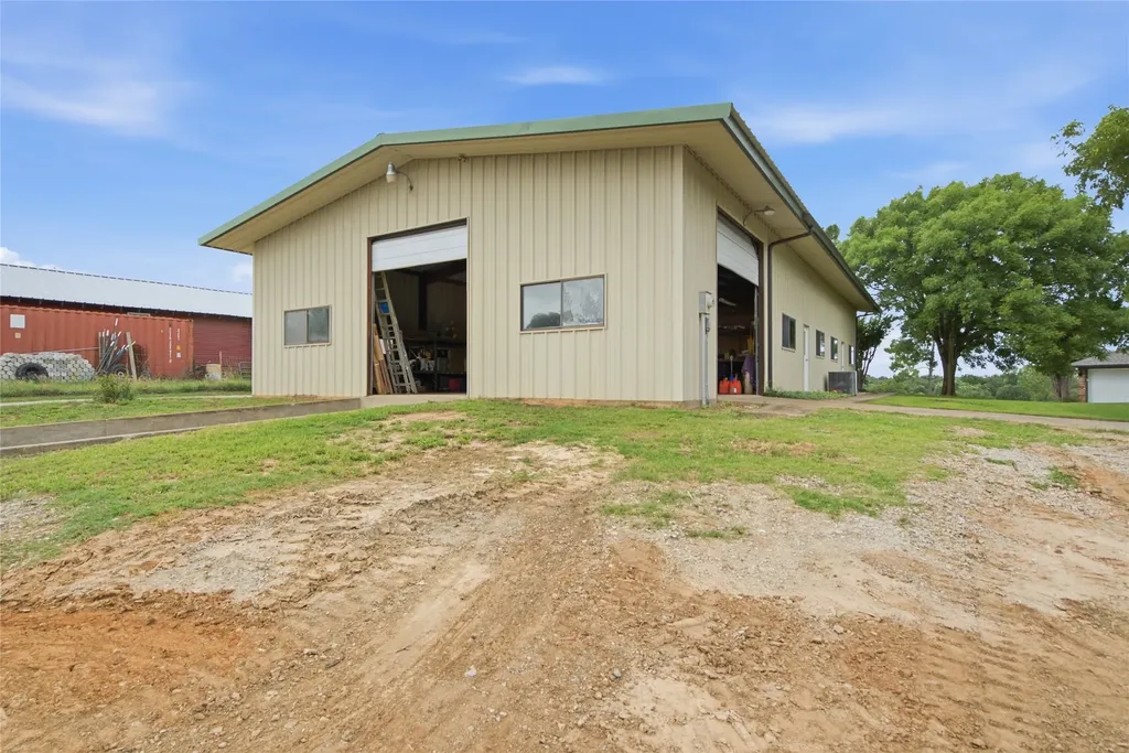 152 Fox Road Weatherford TX 76088