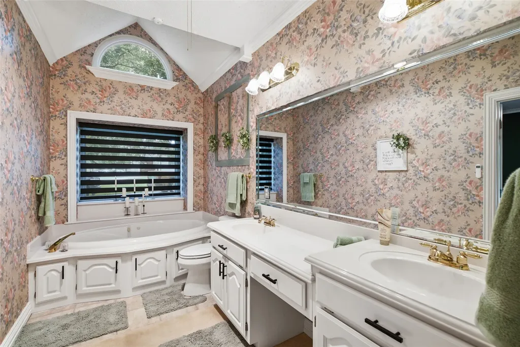 152 Fox Road Weatherford TX 76088