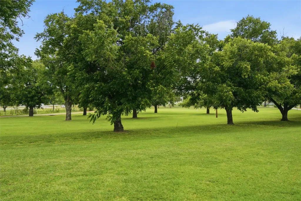 152 Fox Road Weatherford TX 76088