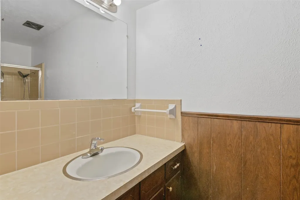 301 E 6th Street Krum TX 76249