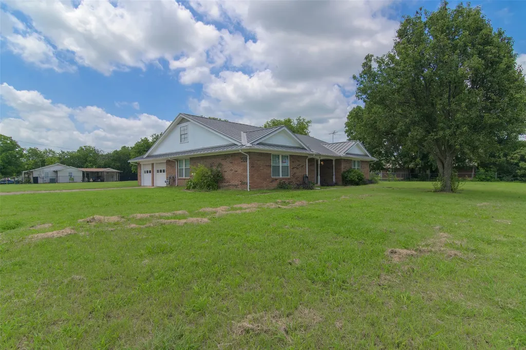 301 E 6th Street Krum TX 76249