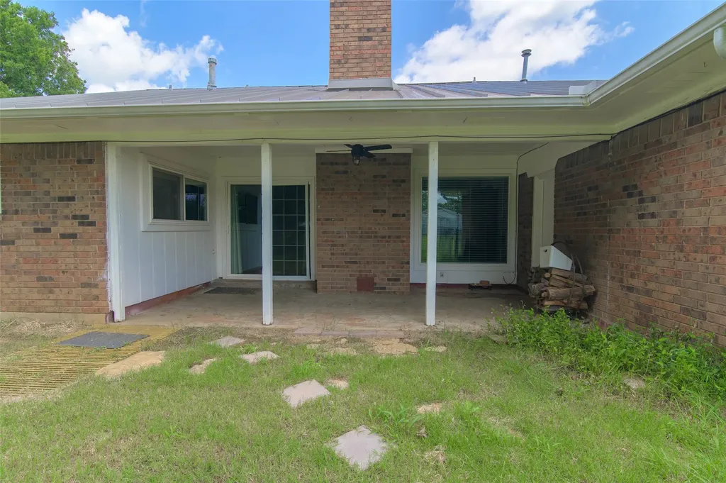 301 E 6th Street Krum TX 76249