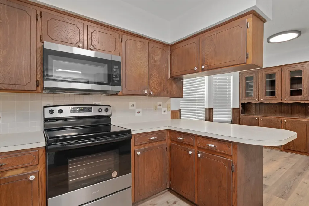 301 E 6th Street Krum TX 76249