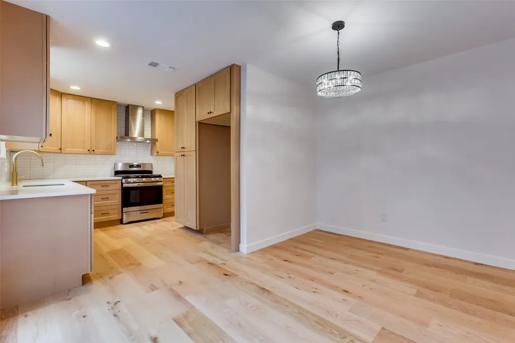 5014 Roundtable Lane Garland TX 75044