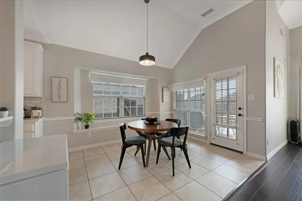 4816 King Harbor Grand Prairie TX 75052