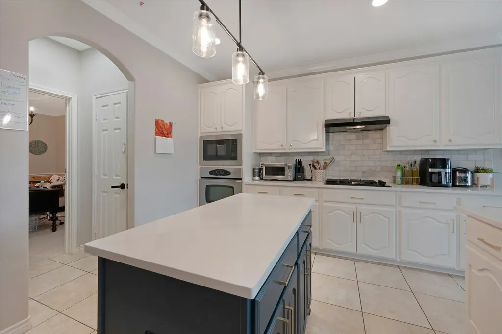 4816 King Harbor Grand Prairie TX 75052