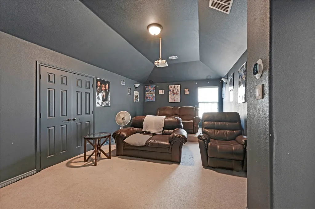 4816 King Harbor Grand Prairie TX 75052