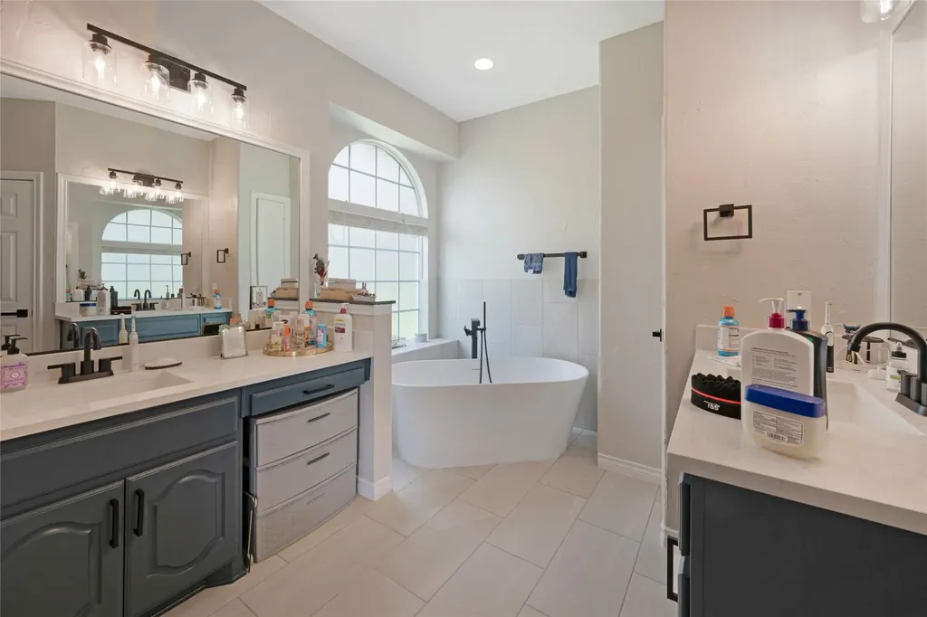 4816 King Harbor Grand Prairie TX 75052