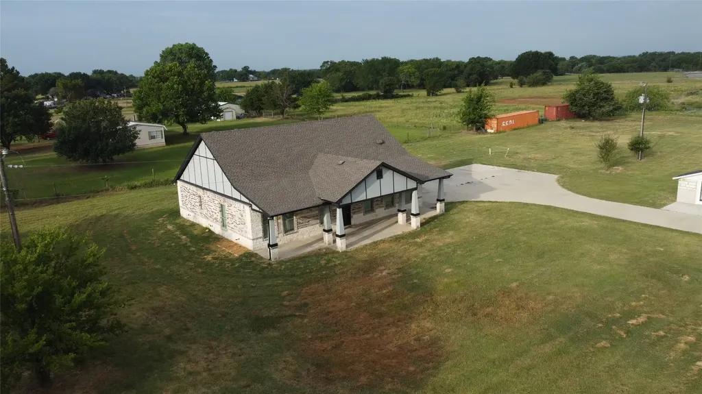 17816 County Road 4072 Kemp TX 75143