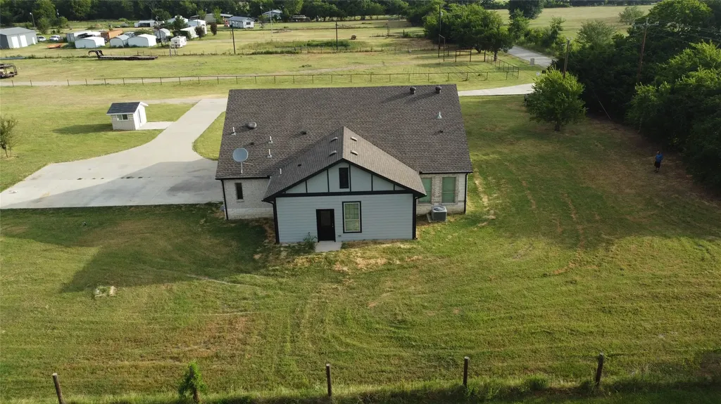 17816 County Road 4072 Kemp TX 75143