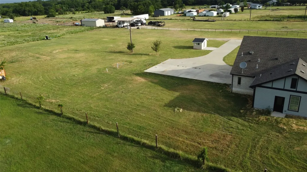 17816 County Road 4072 Kemp TX 75143