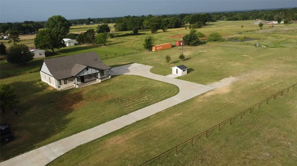 17816 County Road 4072 Kemp TX 75143