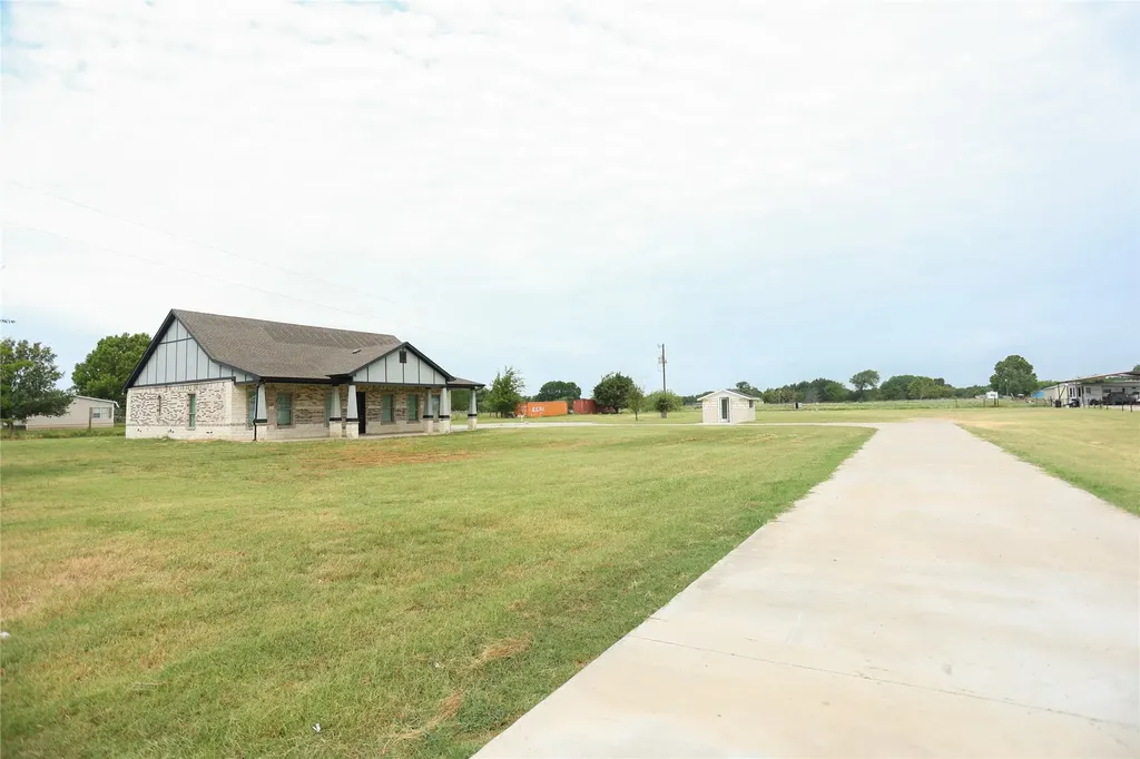 17816 County Road 4072 Kemp TX 75143