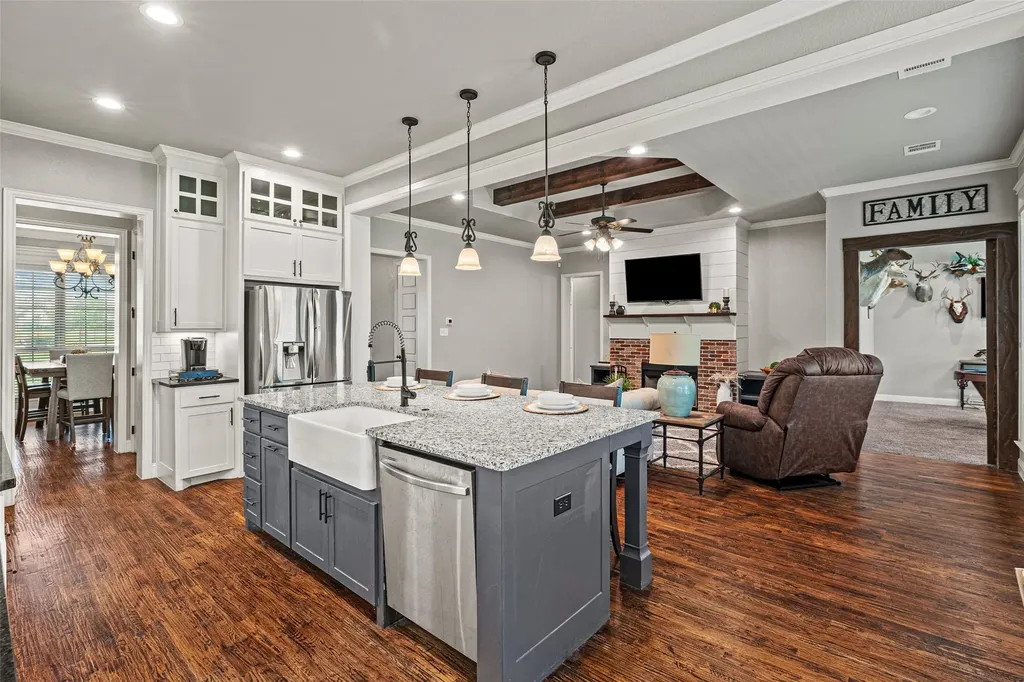 104 Lagrange Court Weatherford TX 76088