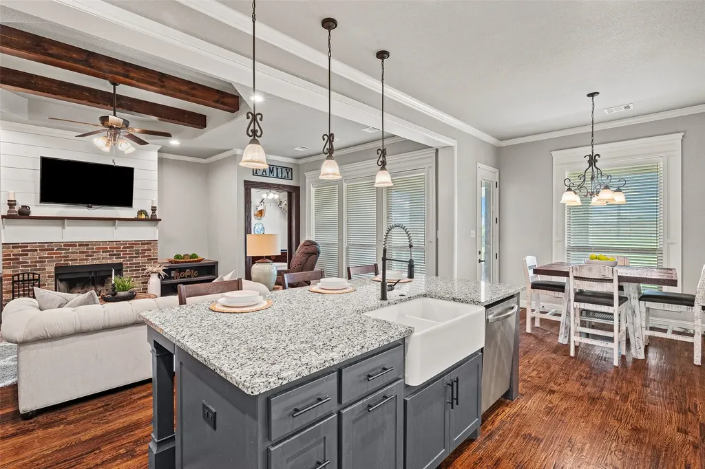 104 Lagrange Court Weatherford TX 76088